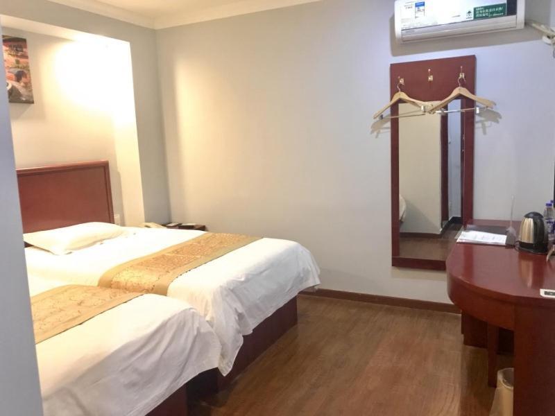 Greentree Inn Shanghai Hongqiao Hub Cao'An Road Huajiang Branch Road Express Hotel Jiading Экстерьер фото