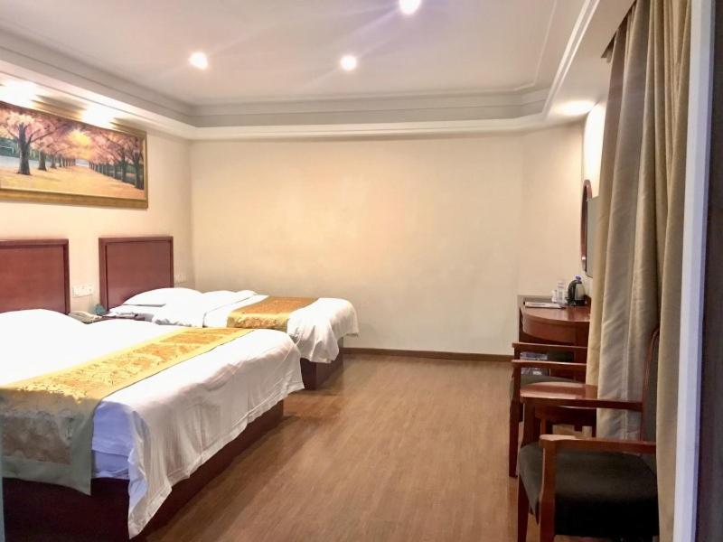Greentree Inn Shanghai Hongqiao Hub Cao'An Road Huajiang Branch Road Express Hotel Jiading Экстерьер фото