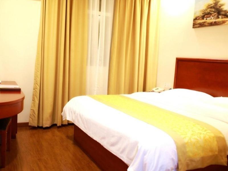 Greentree Inn Shanghai Hongqiao Hub Cao'An Road Huajiang Branch Road Express Hotel Jiading Экстерьер фото